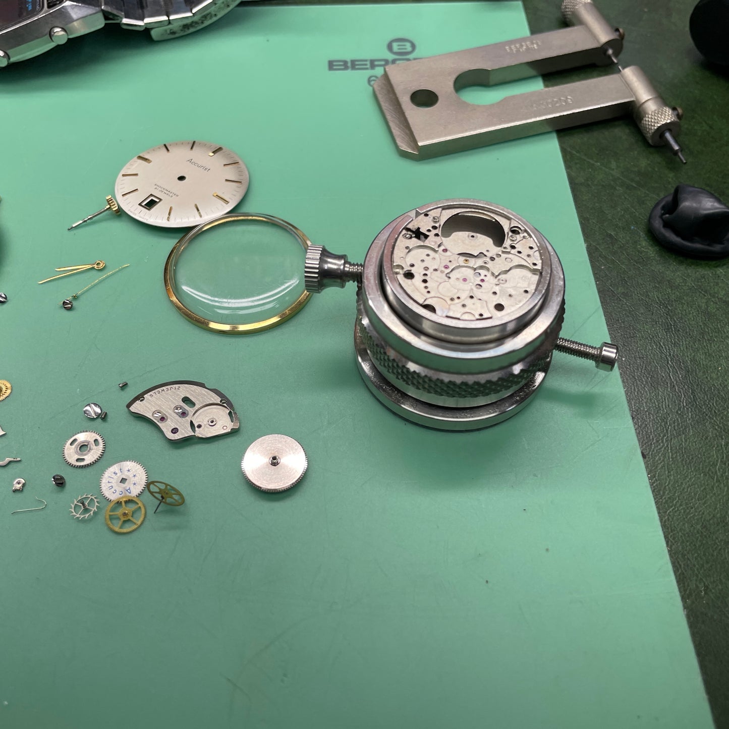 Vintage Accutrist 21 Jewel Hand wound Watch  - Swiss AS1881 Movement