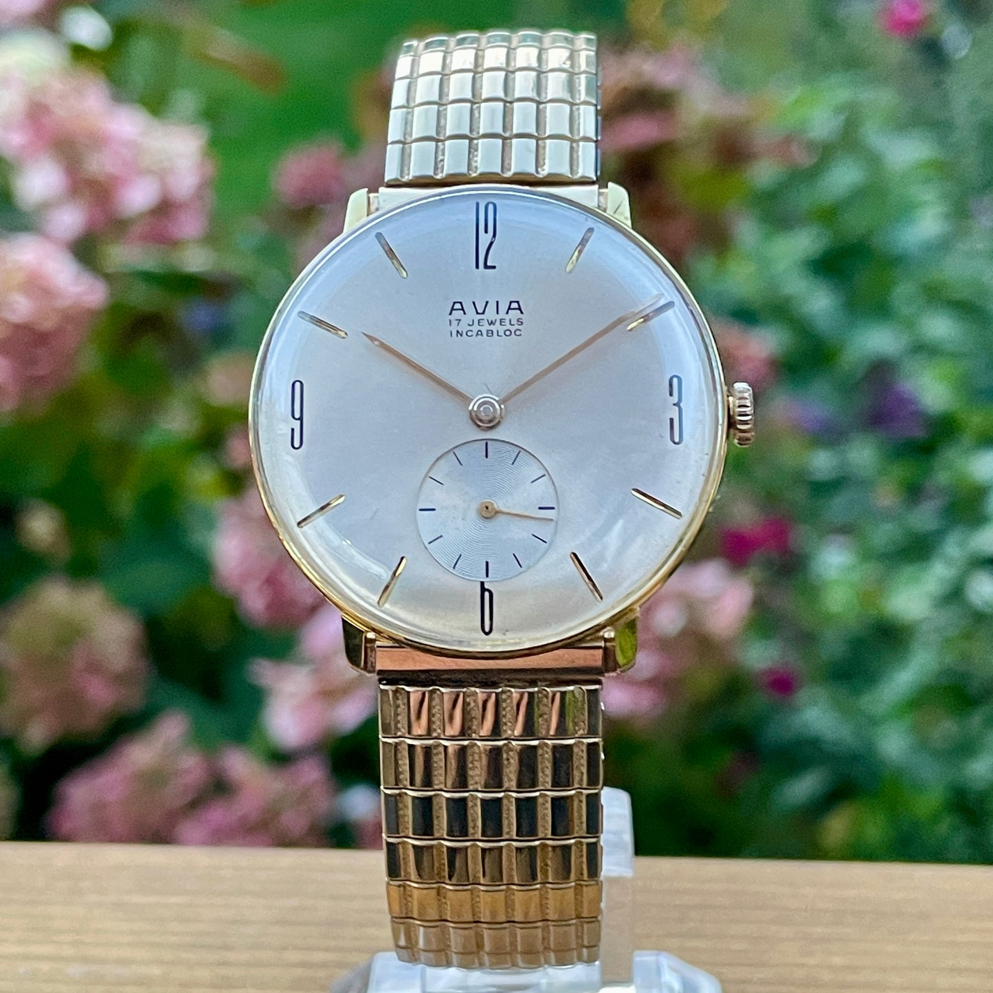 Classic Vintage Avia Dress Watch 1970s