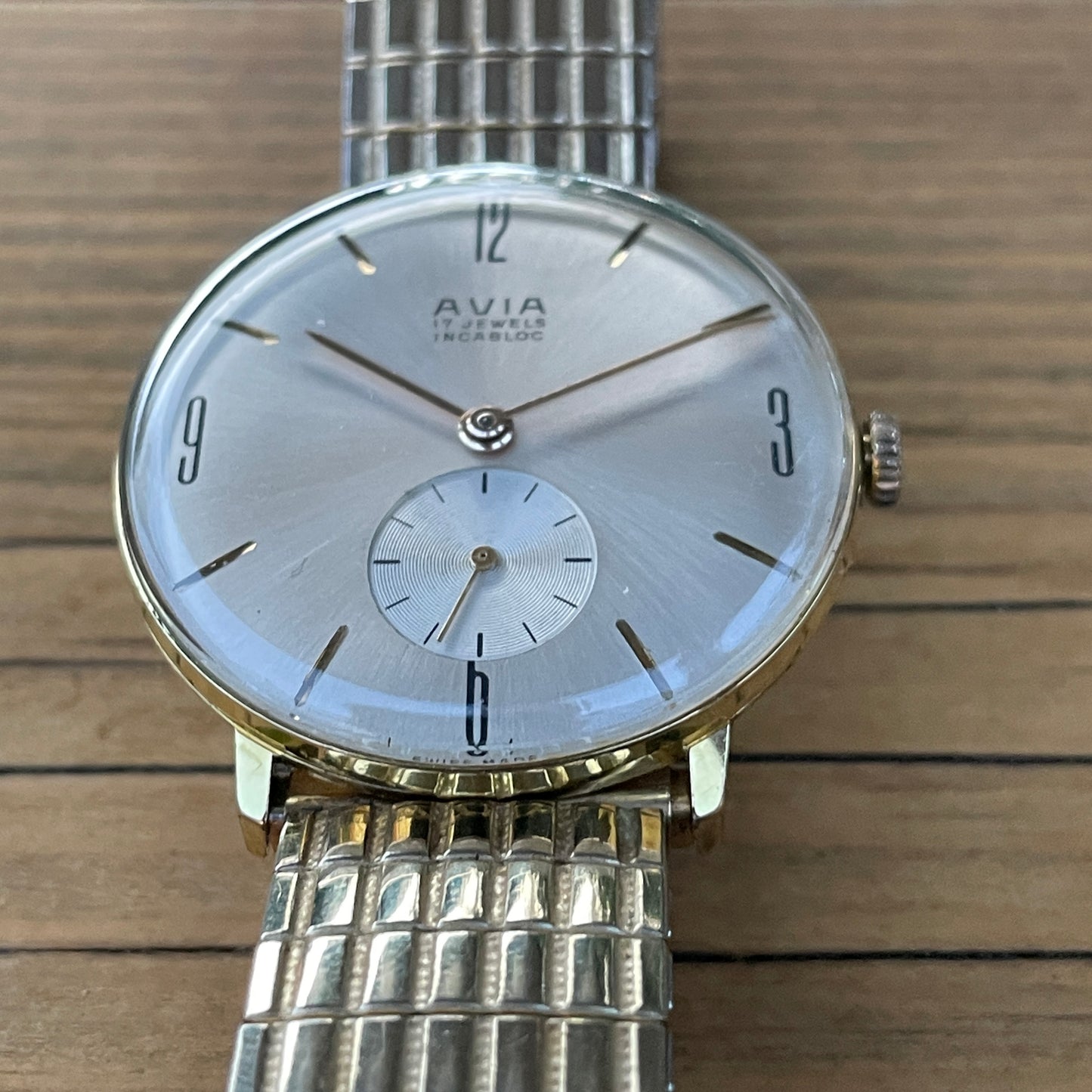 Classic Vintage Avia Dress Watch 1970s