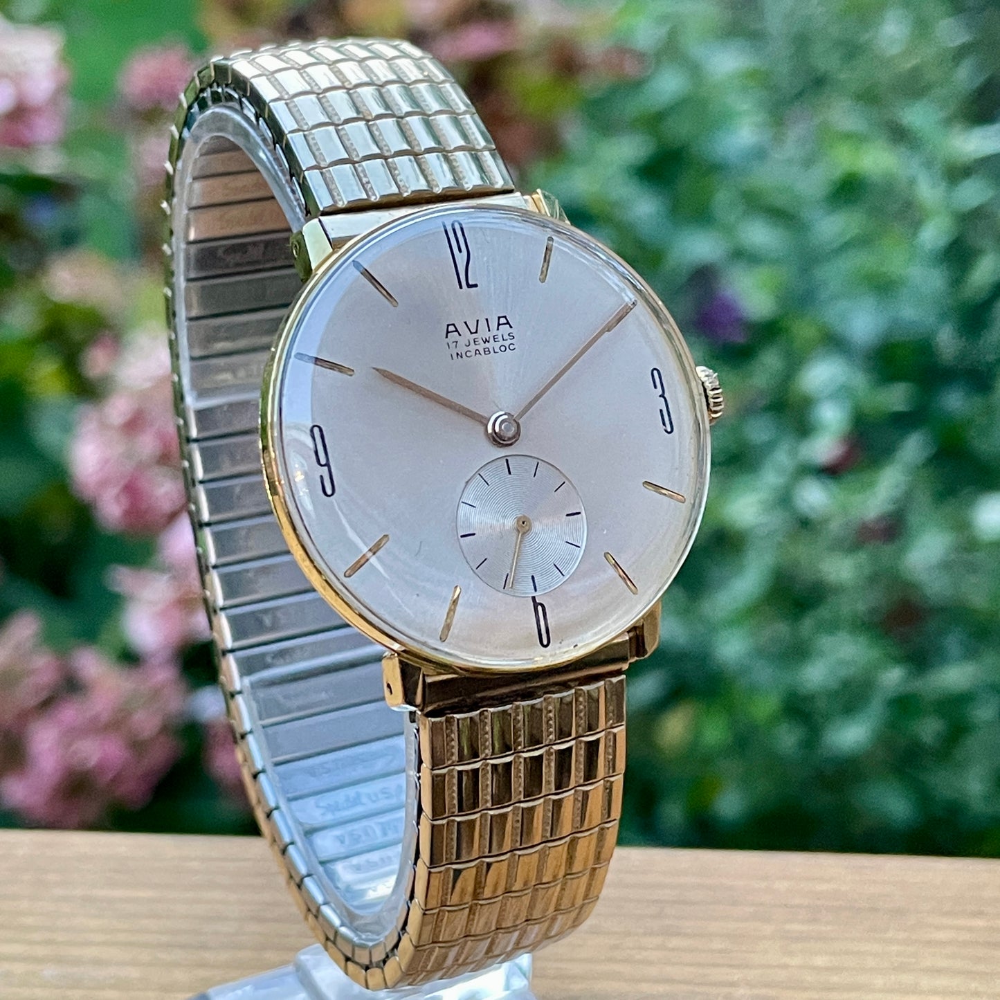 Classic Vintage Avia Dress Watch 1970s