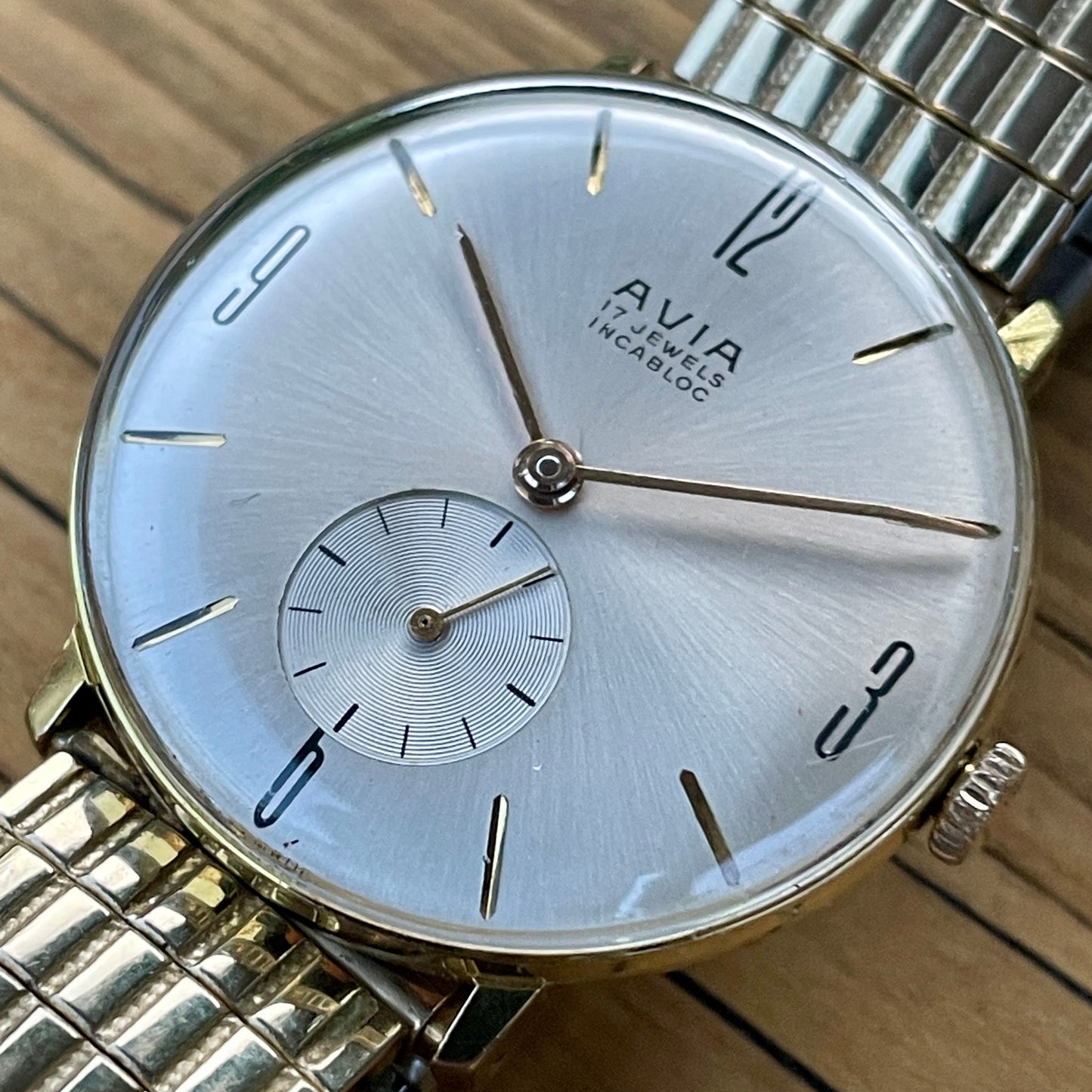 Classic Vintage Avia Dress Watch 1970s