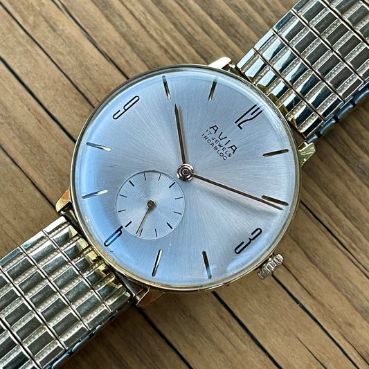 Classic Vintage Avia Dress Watch 1970s