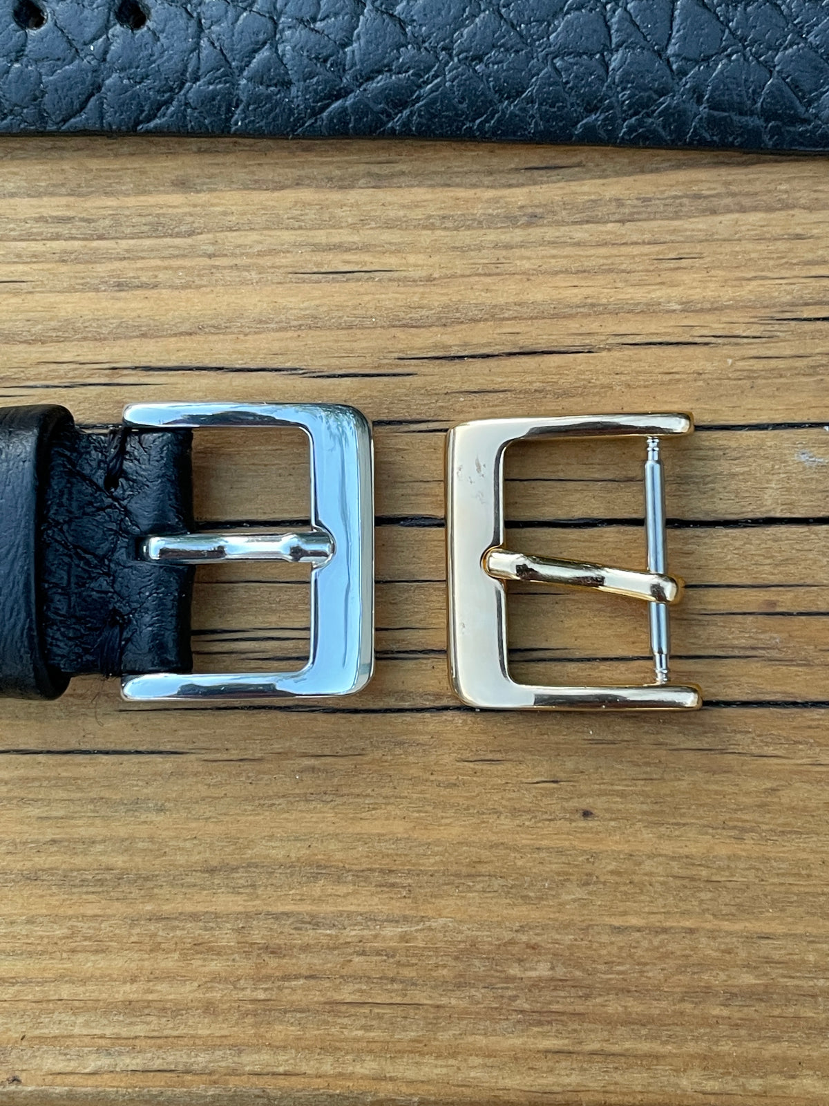 Buffalo Unstitched Leather Strap Infinity Edge
