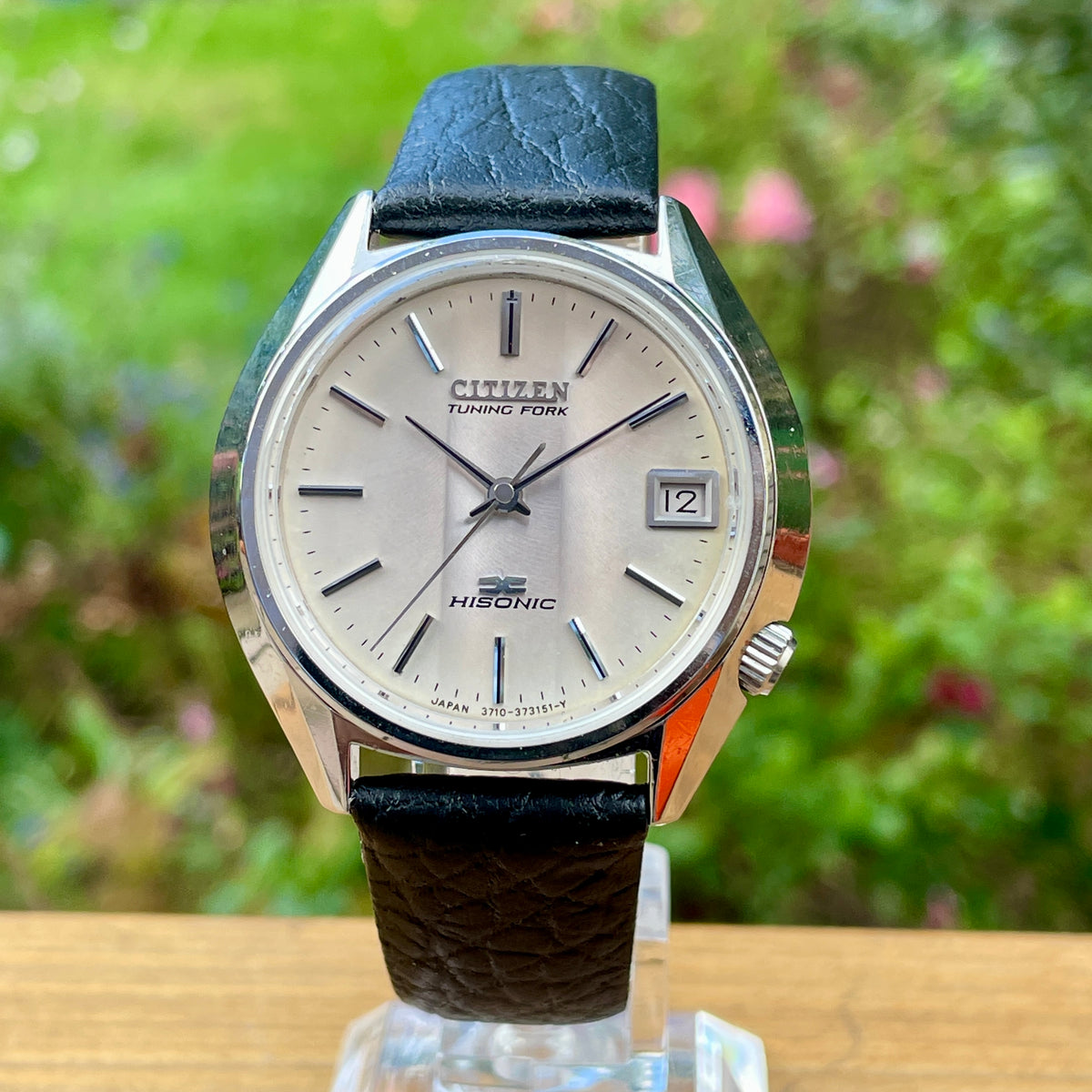 Buffalo Unstitched Leather Strap Infinity Edge