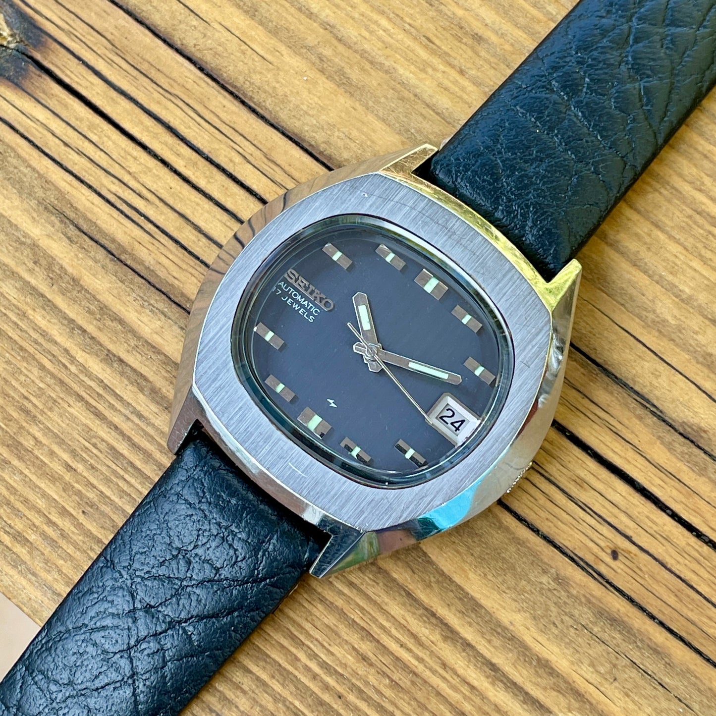 Seiko Automatic December 1976  7025-5000
