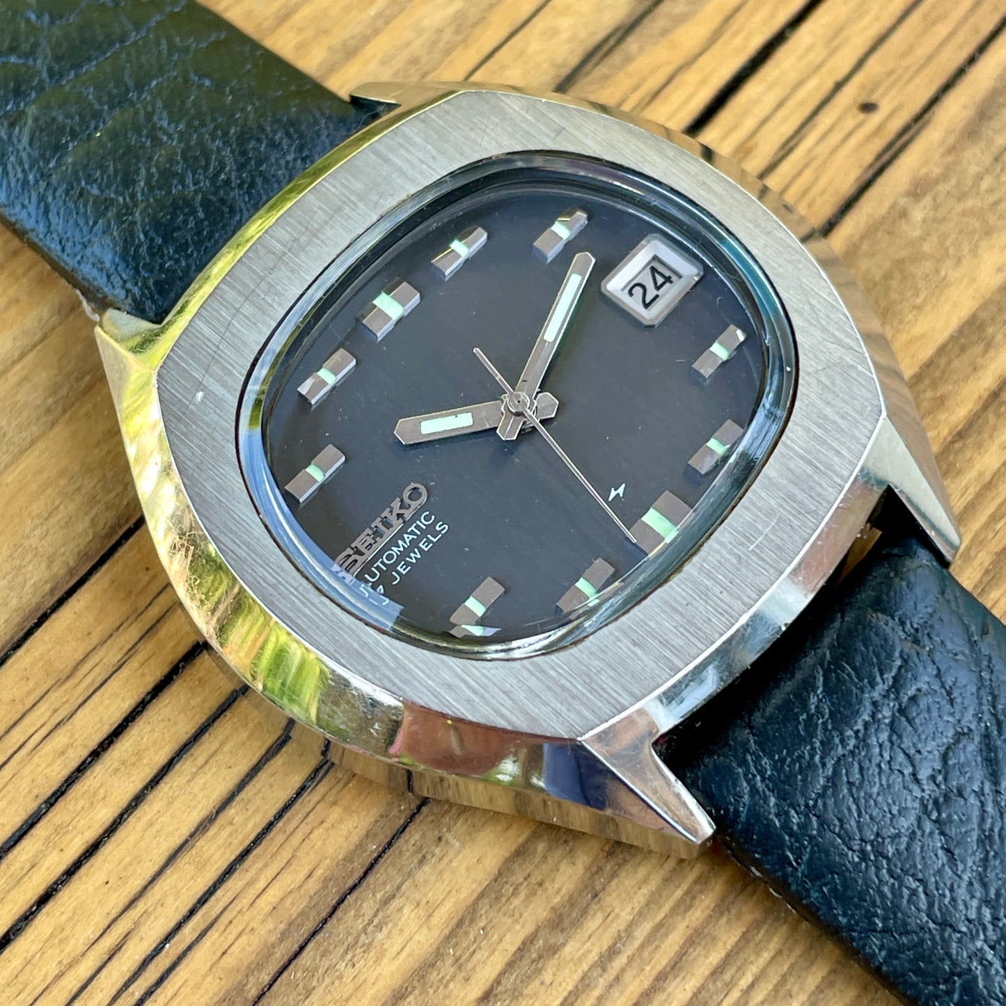Seiko Automatic December 1976  7025-5000