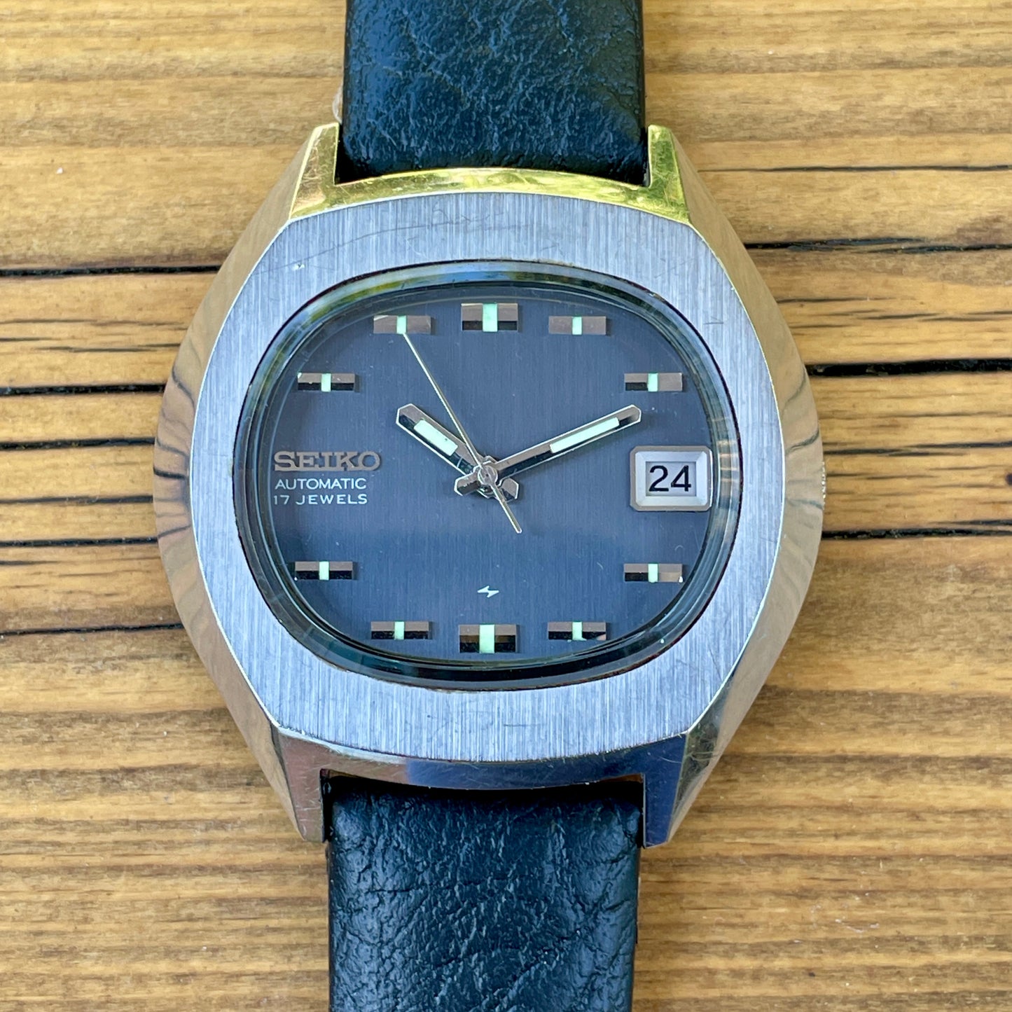 Seiko Automatic December 1976  7025-5000