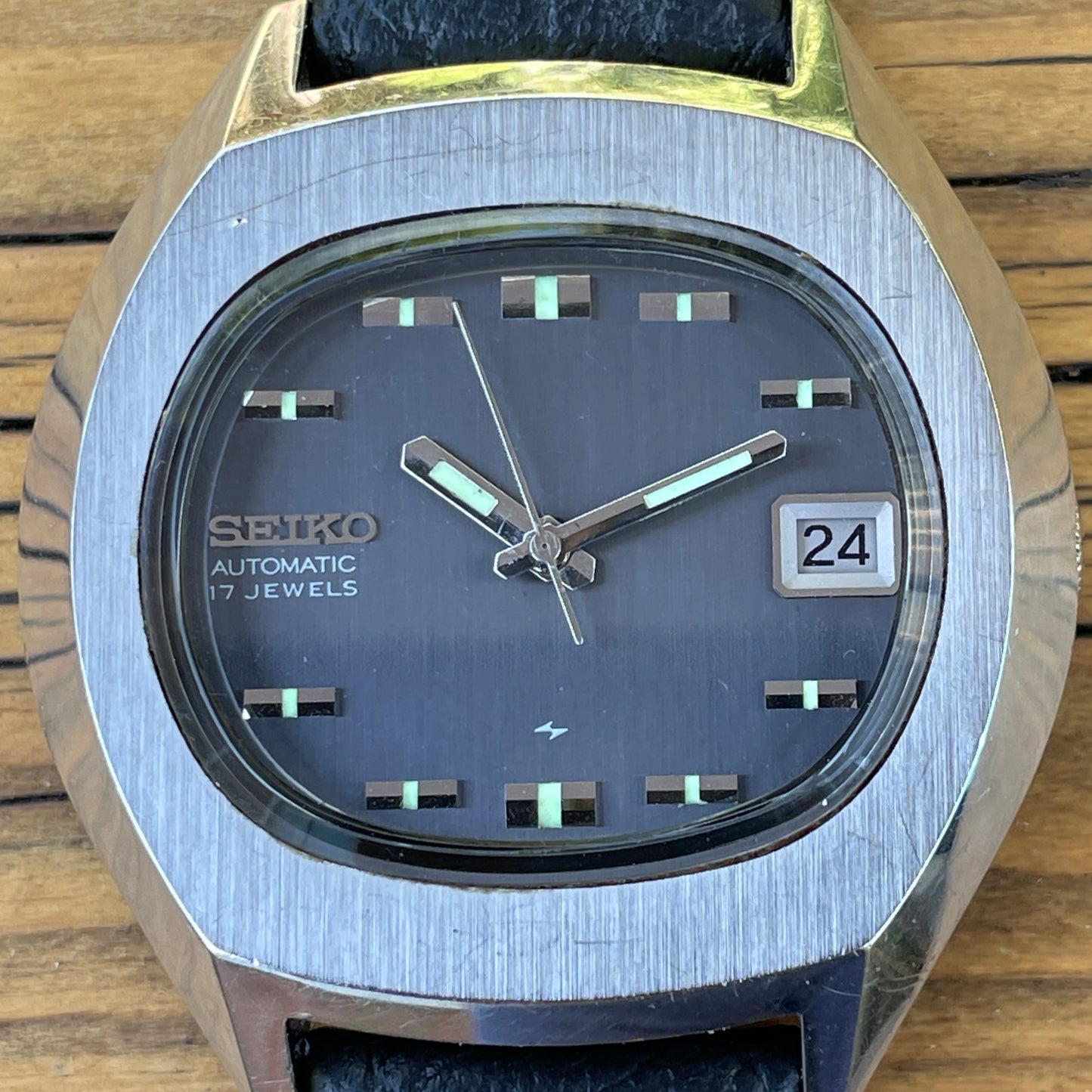 Seiko Automatic December 1976  7025-5000