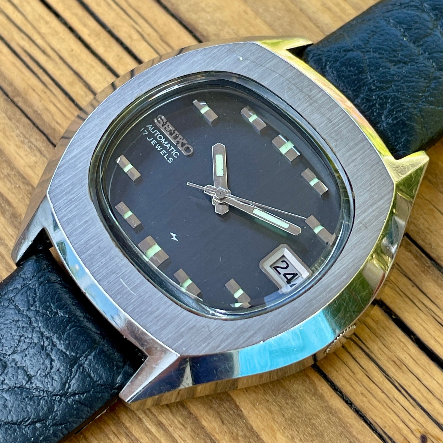 Seiko Automatic December 1976  7025-5000
