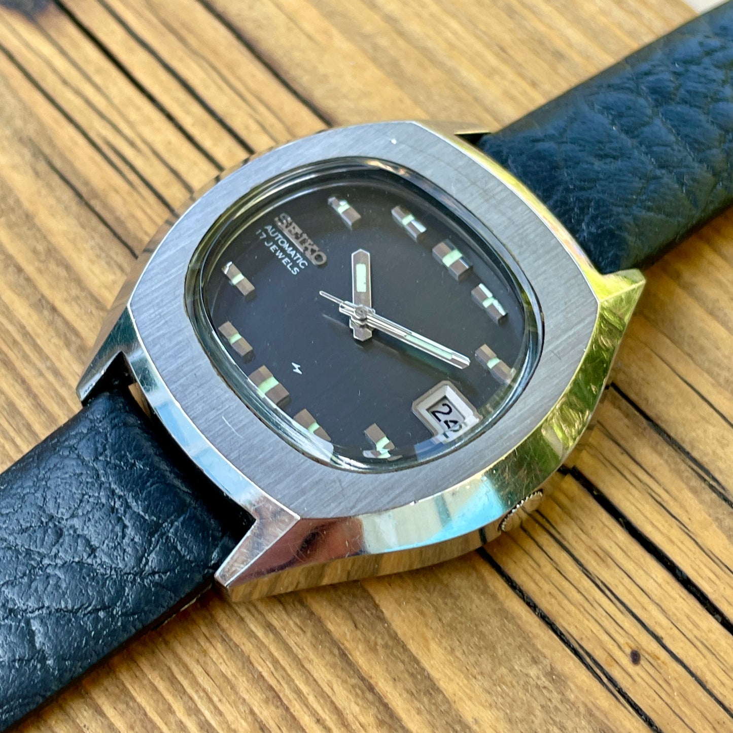 Seiko Automatic December 1976  7025-5000
