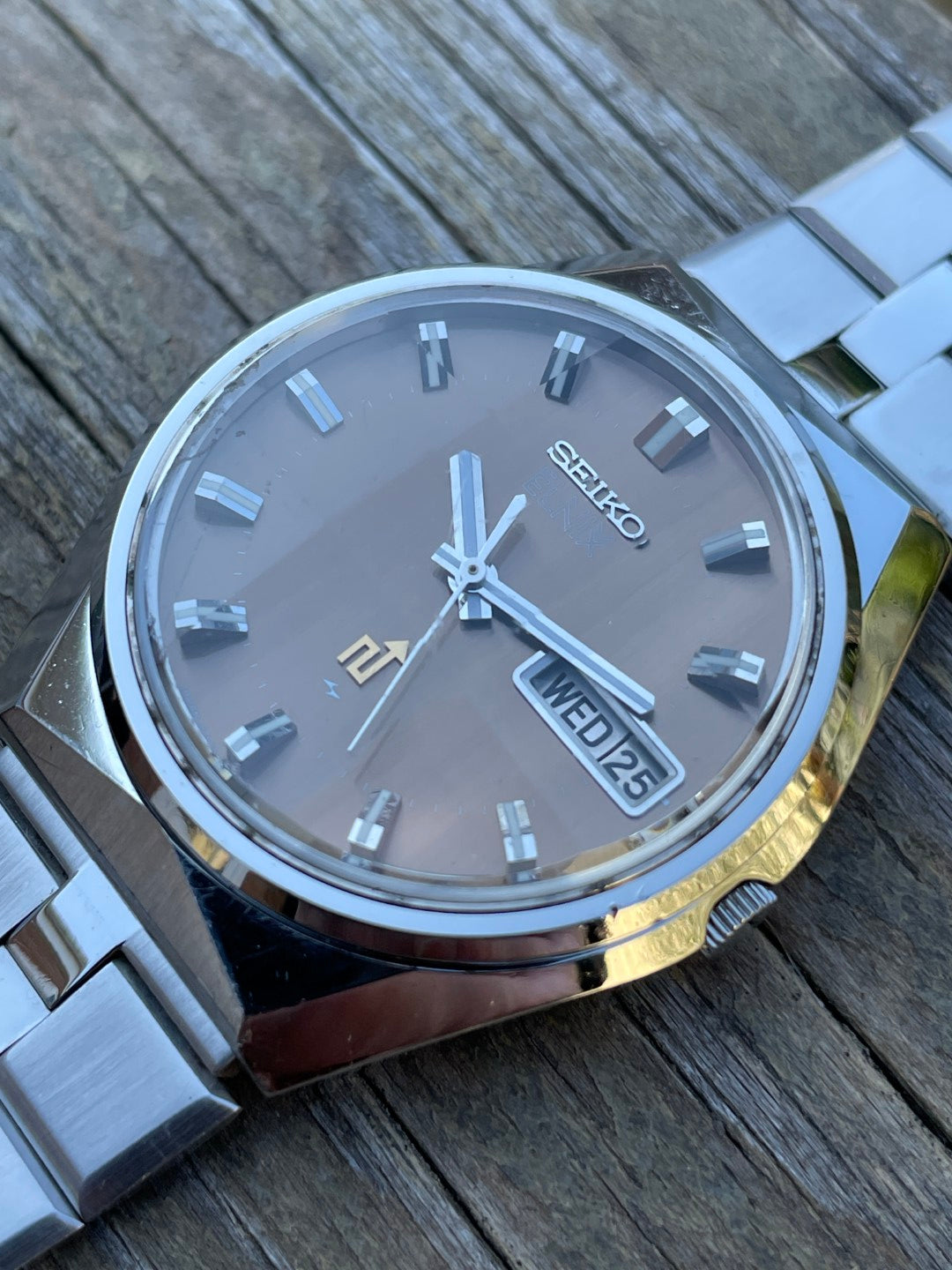 Seiko Elnix 0703-7010 January 1974 Electronic Balance Hybrid Watch